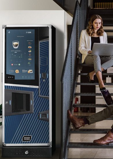 Bianchi Intuity + com ecrã tátil de 32 polegadas num espaço de coworking